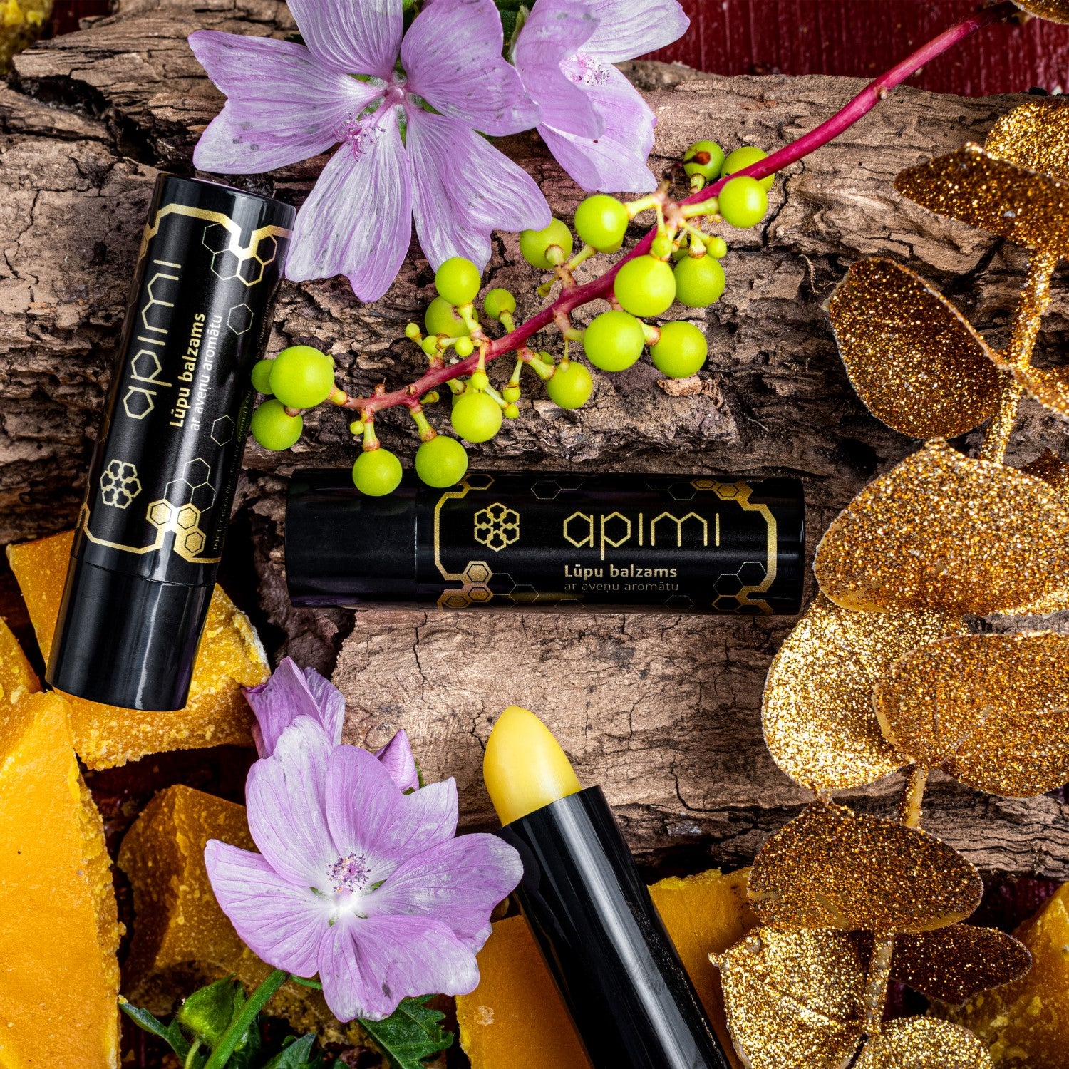 Apimi bišu vaska lūpu balzams ar aveņu aromātu